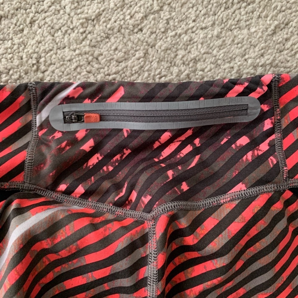 Small Petite Athleta Cropped Leggings - Picture 6 of 6
